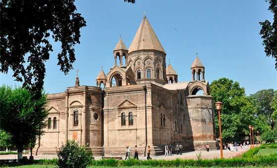 собор укрепили базальтом